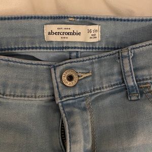 Abercrombie light wash skinny jeans
